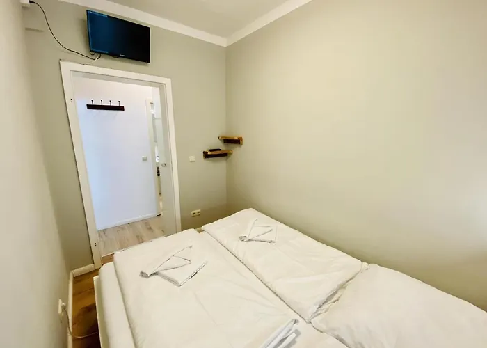 Claas, In Sichtweite Des Leuchtturms ロストック